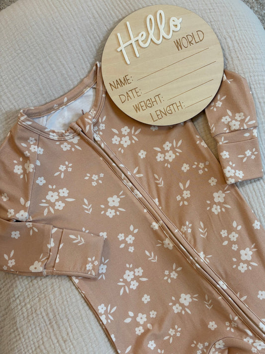 Newborn Gift Sets - Onesie & Announcement Sign